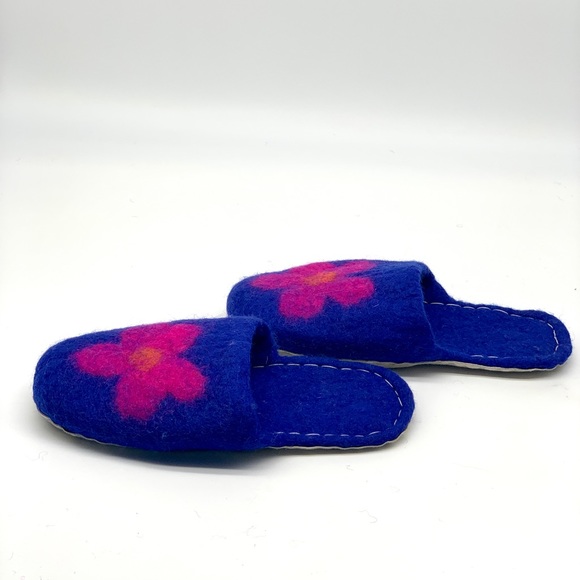 Indoor Slippers Felt Fabric Handmade - Picture 4 of 5